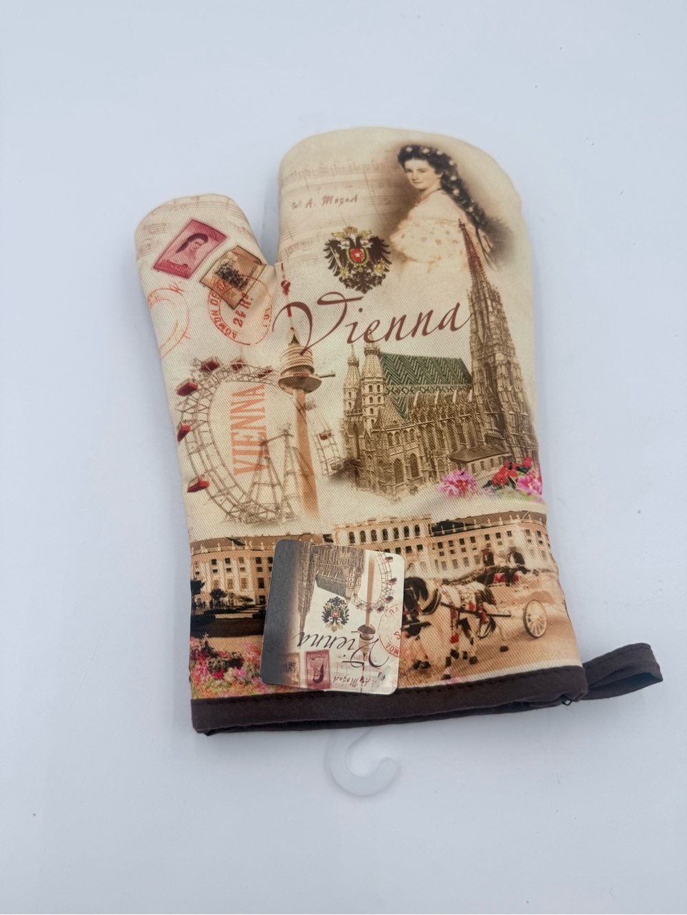 Souvenirworld Handels GmbH Vienna Austria Oven Mitt NWT!